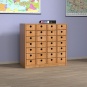 Schrank mit 28 Massivholzkästen,  98 cm hoch, 100x40 cm (B/T), 